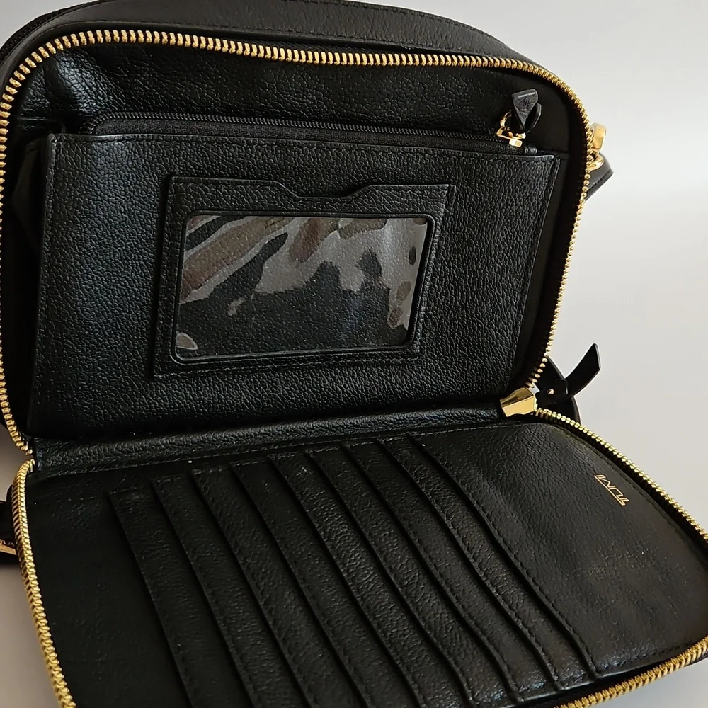 TUMI Black Leather Crossbody Bag Detachable Strap - Picture 8 of 17